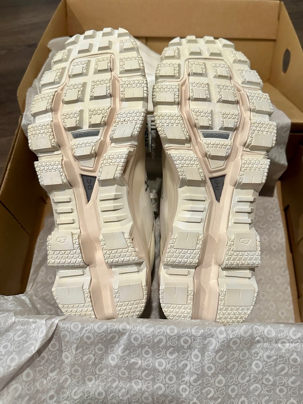 Loewe x On Cloudventure 2 Sneakers Eggshell - Picture 6 of 12